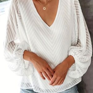 VICI Collection Balloon Sleeve/Lantern Sleeve V-Neck Top White Size Large